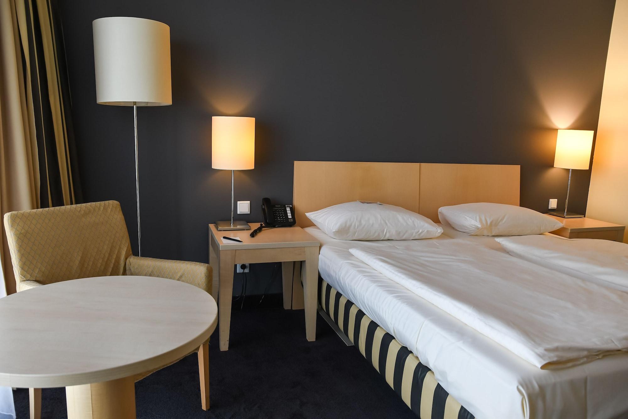 Relexa Hotel Ratingen City Esterno foto