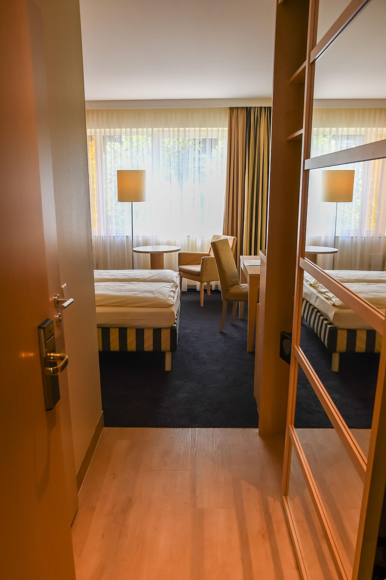 Relexa Hotel Ratingen City Esterno foto