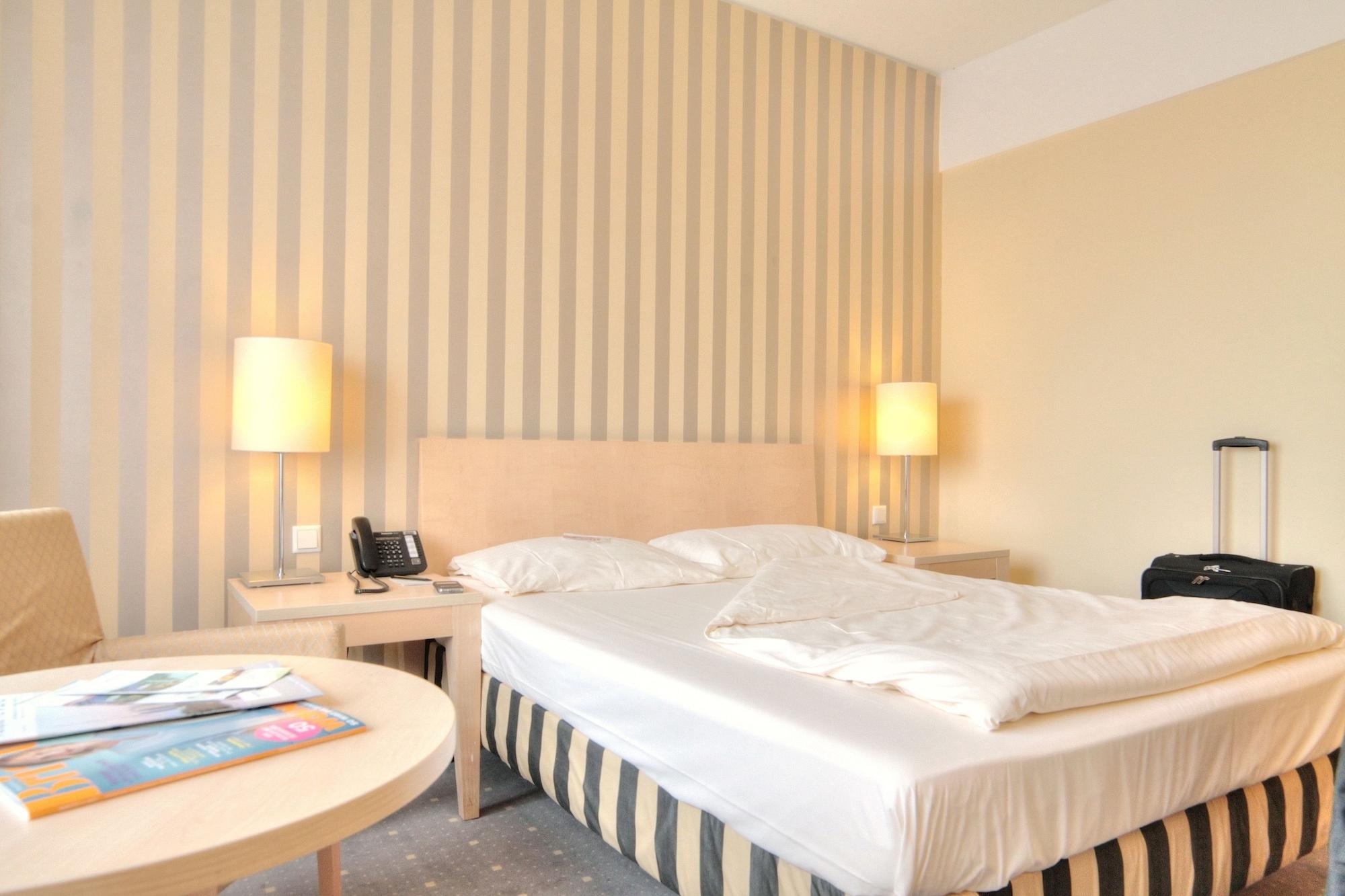 Relexa Hotel Ratingen City Esterno foto