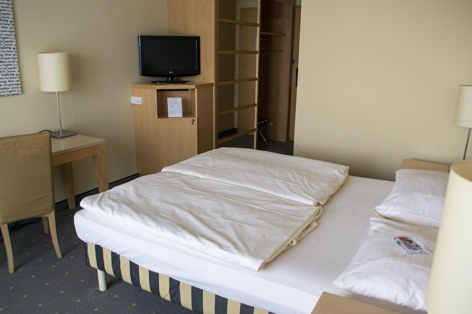 Relexa Hotel Ratingen City Esterno foto