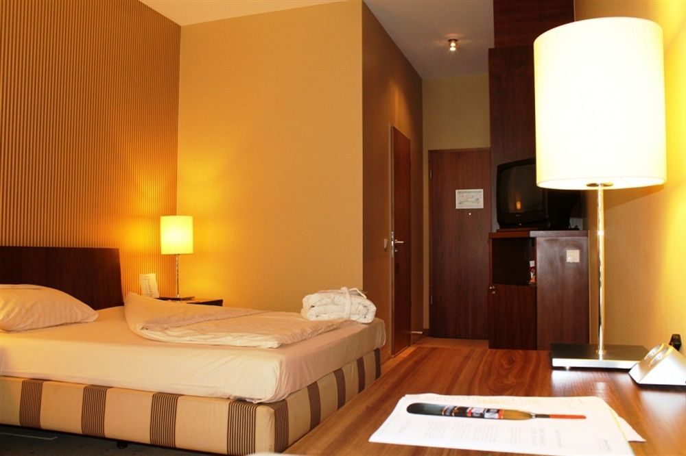 Relexa Hotel Ratingen City Esterno foto